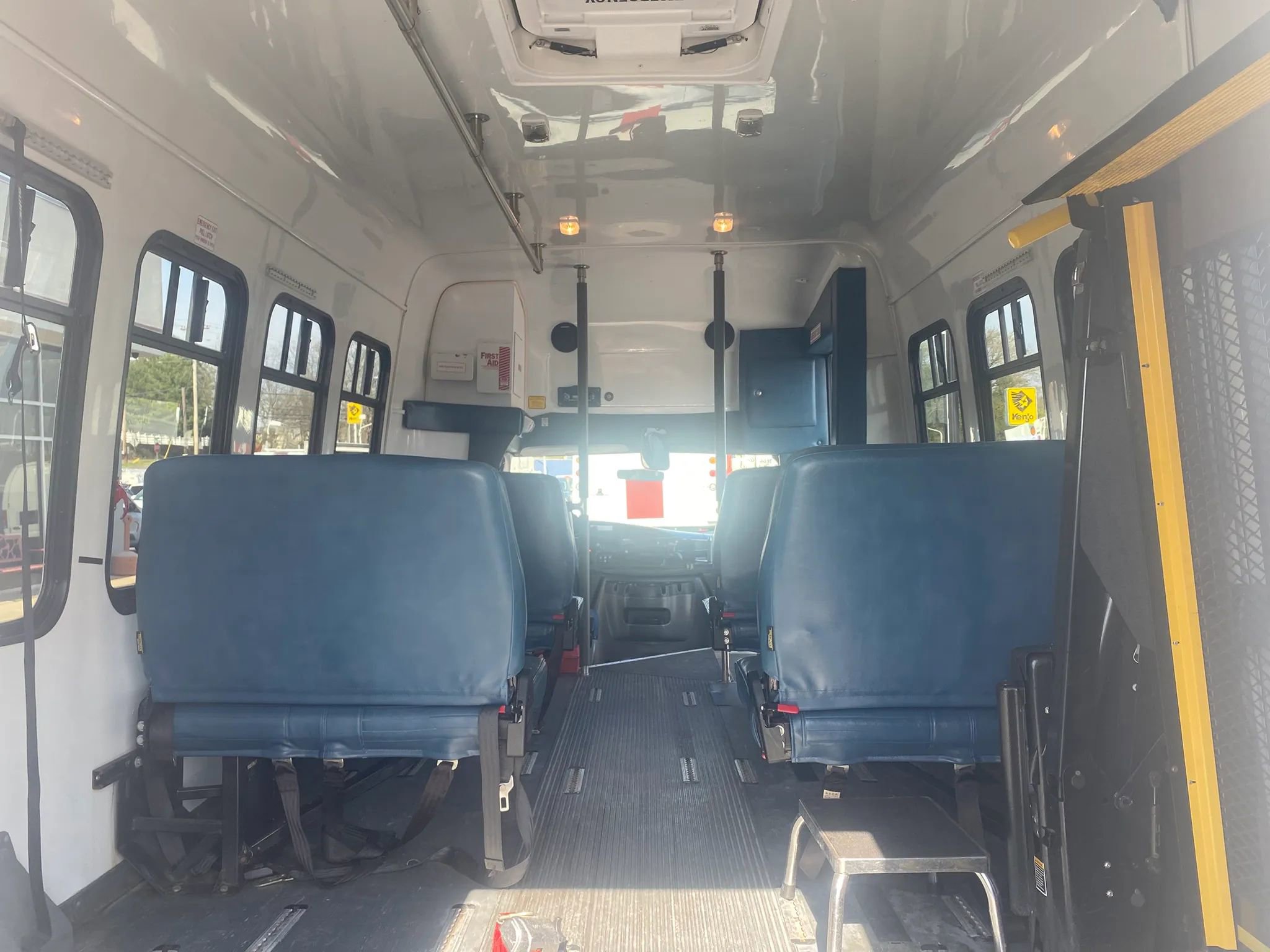 Used 2006 Ford E-450 and Econoline 450 image 28