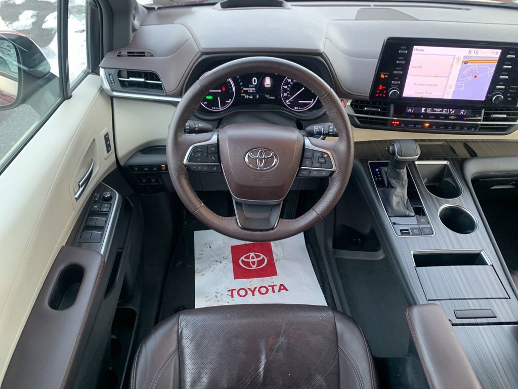Used 2021 Toyota Sienna Platinum image 18