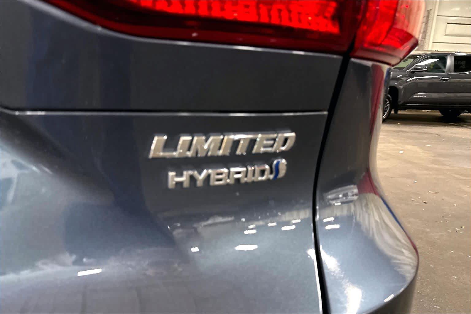 Used 2021 Toyota Venza Limited w/ Advanced Technology Package AWD/4WD image 9