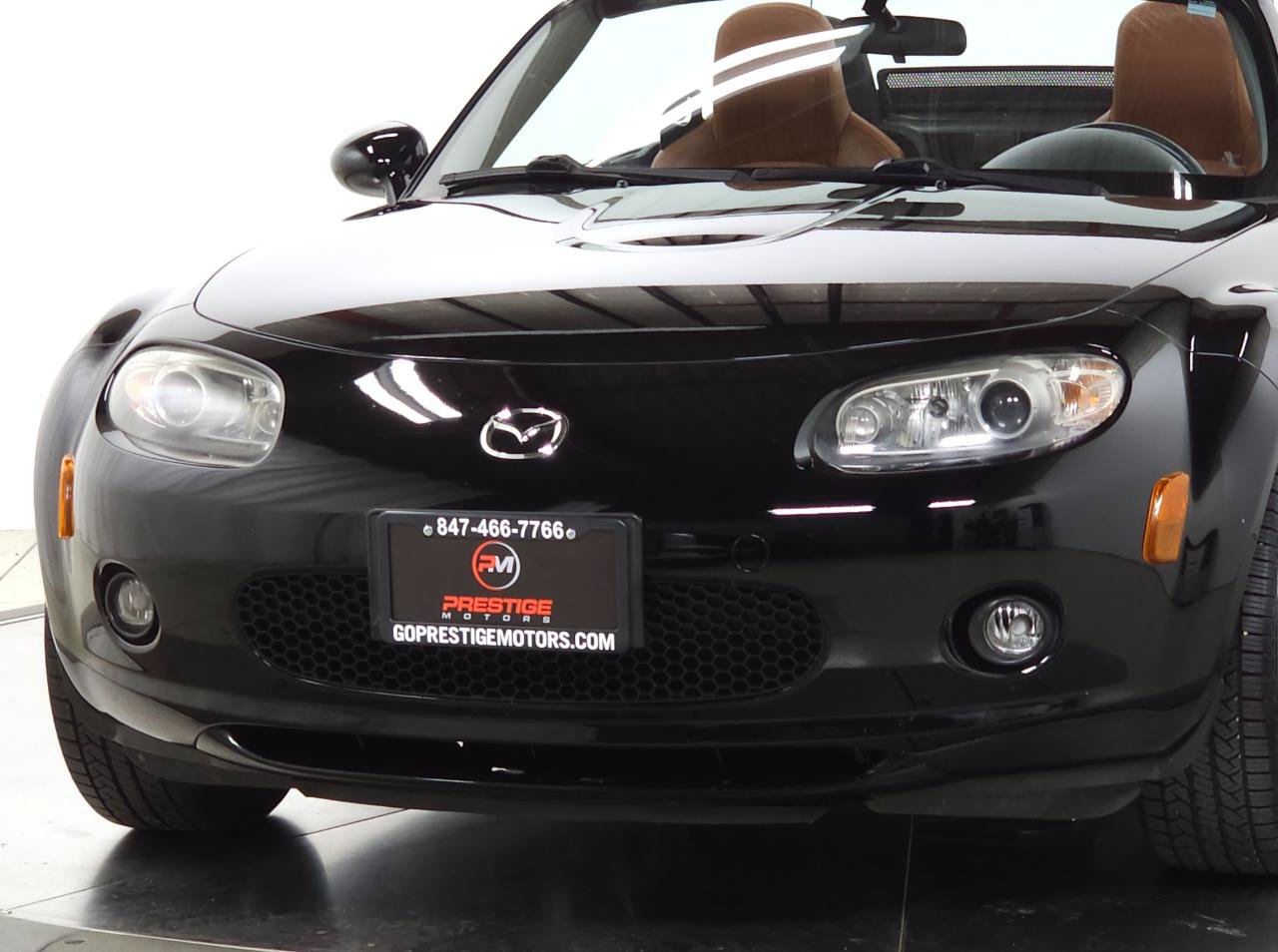 Used 2006 MAZDA MX-5 Miata Grand Touring w/ Premium Pkg RWD image 2