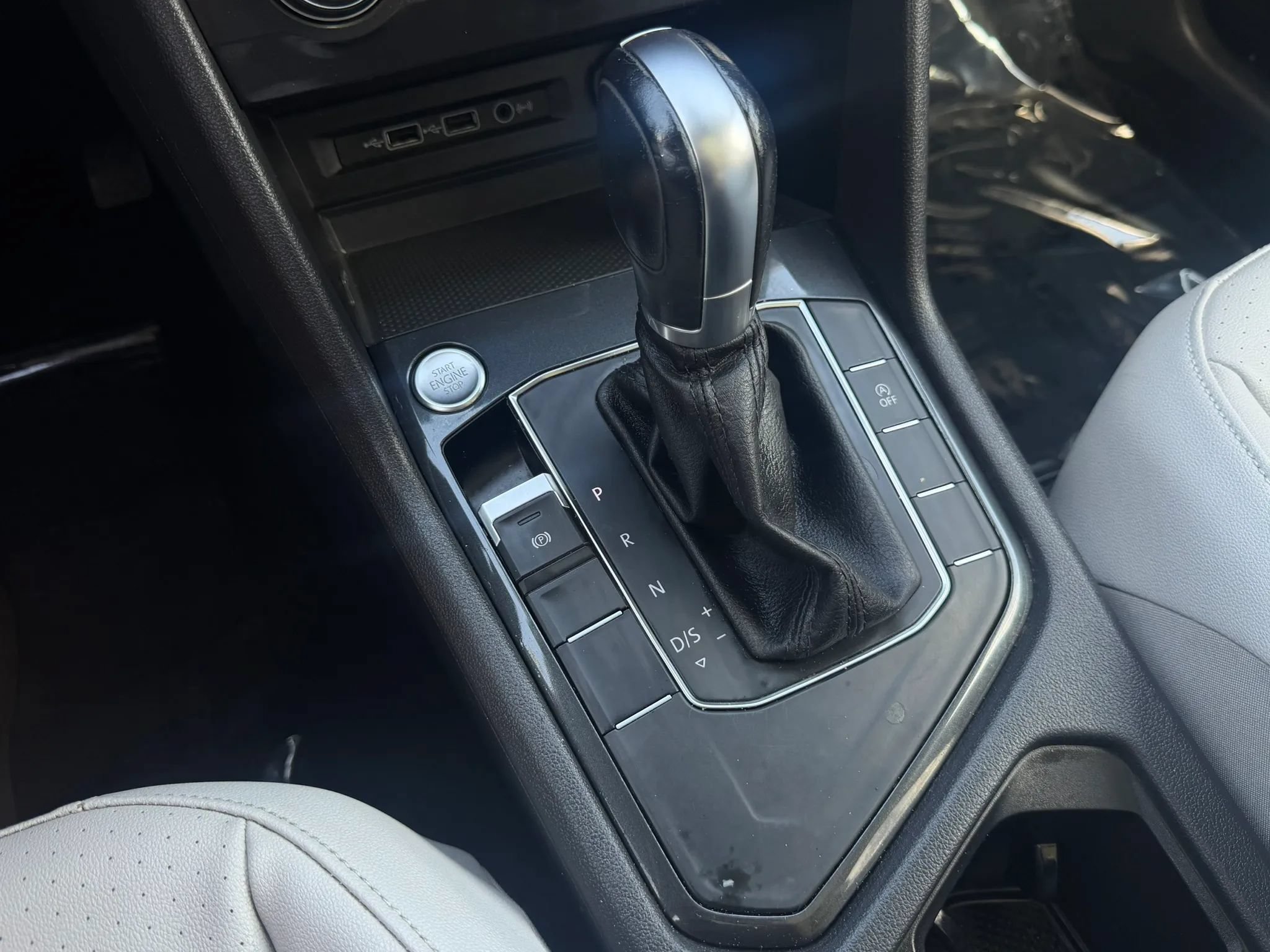 Used 2019 Volkswagen Tiguan SE FWD image 26