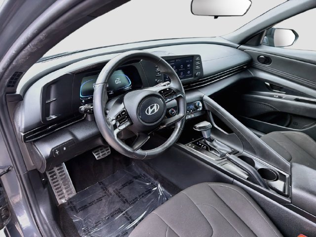 Used 2025 Hyundai Elantra Sport FWD image 10