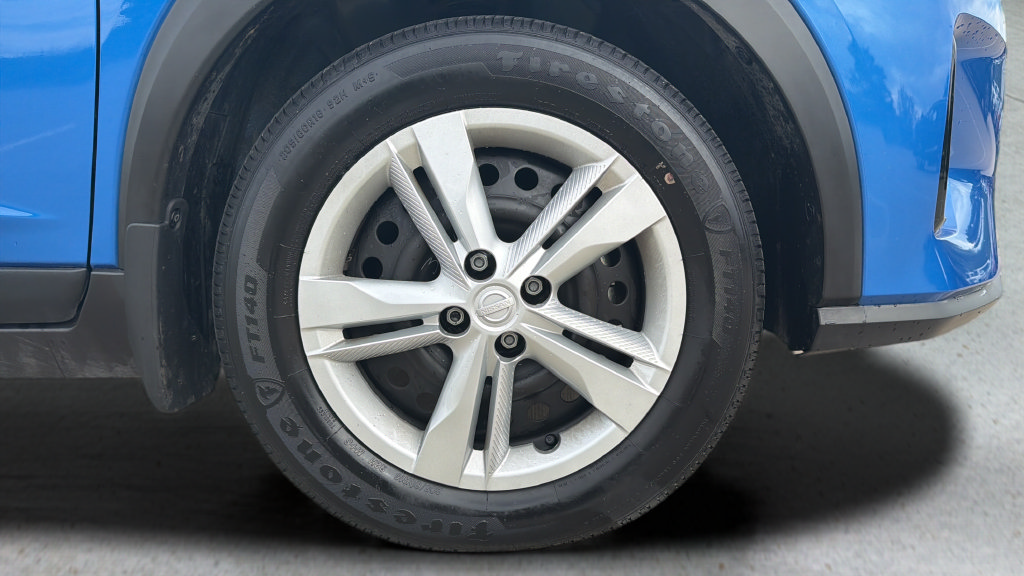 Certified 2025 Nissan Kicks Play S FWD image 22