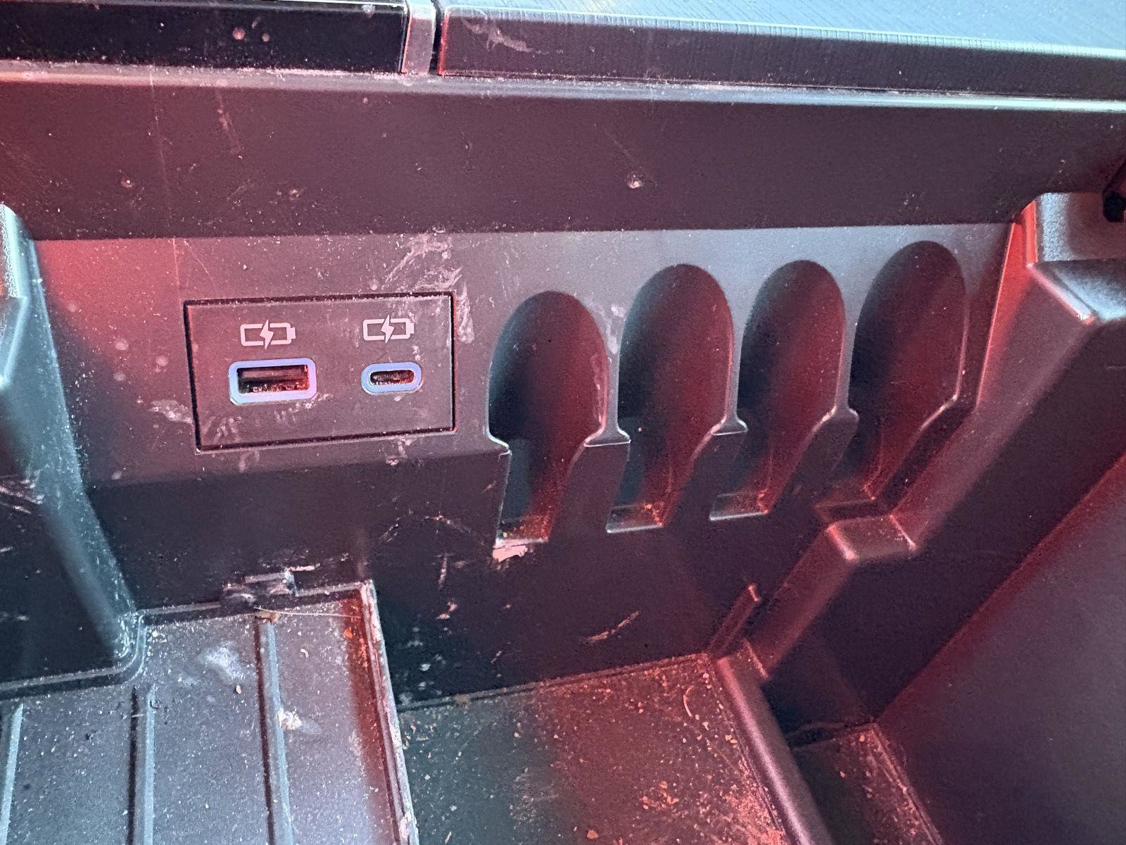 Used 2023 Toyota Tundra Platinum w/ Advanced Package image 16