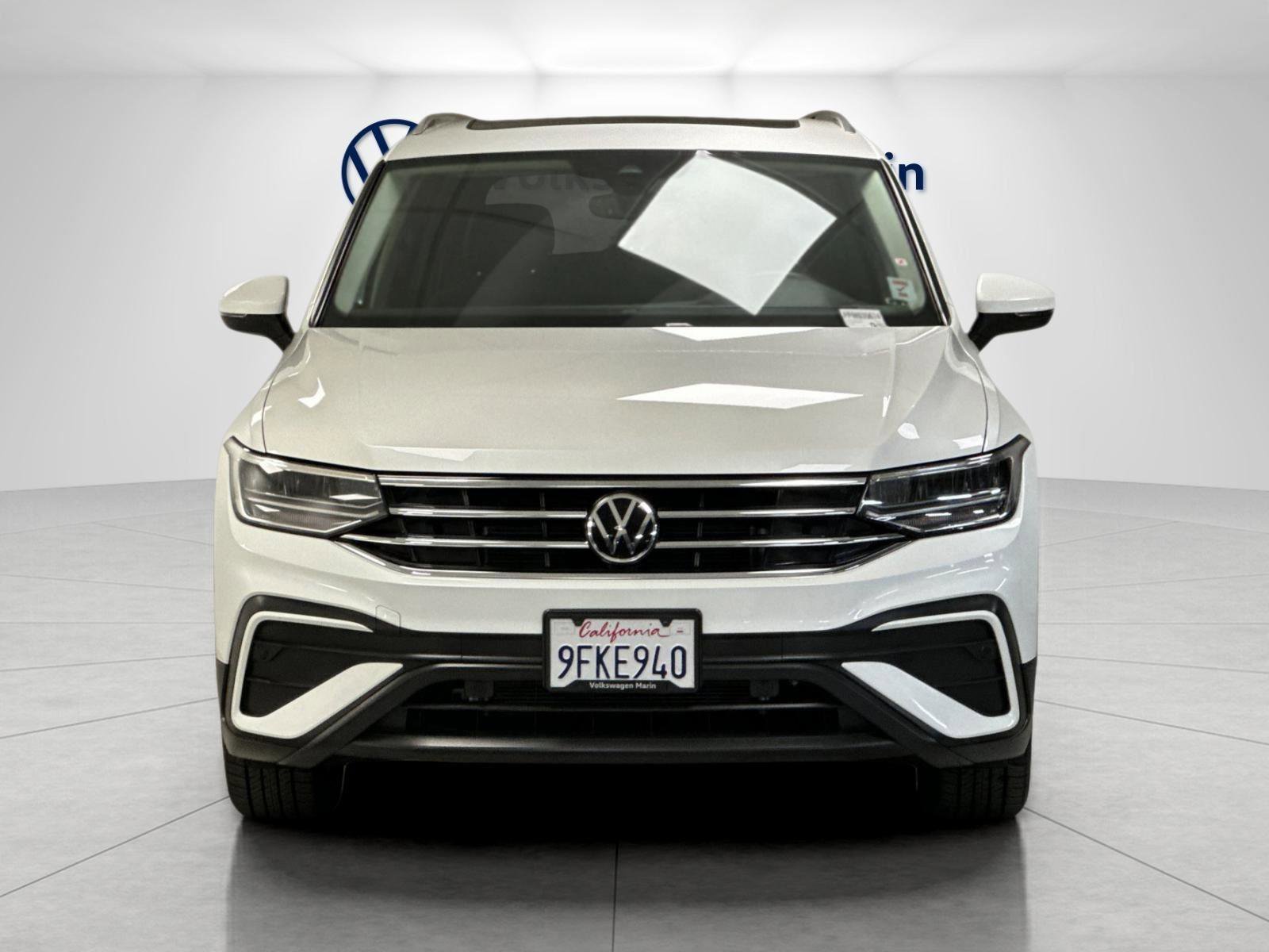 Used 2023 Volkswagen Tiguan SE w/ Panoramic Sunroof Package FWD image 8