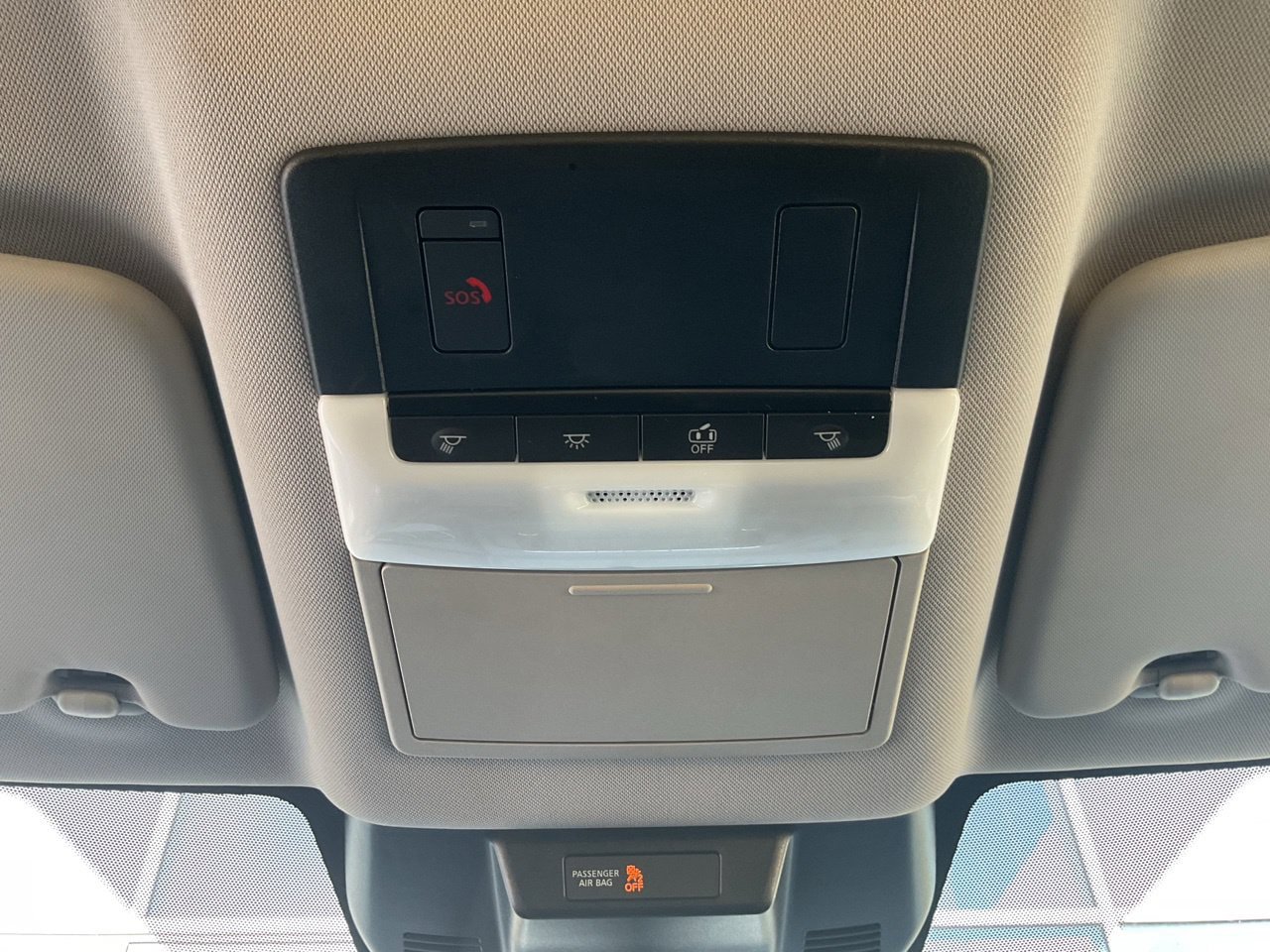 Used 2025 Nissan Rogue SV FWD image 15