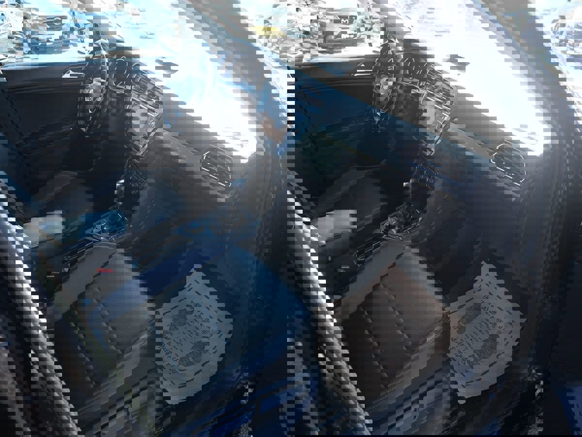 Used 2018 Volkswagen Tiguan SEL image 16