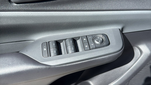 Used 2024 Toyota Prius LE FWD image 18