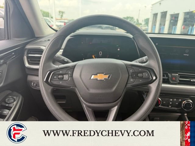 Used 2025 Chevrolet TrailBlazer LT AWD/4WD image 13