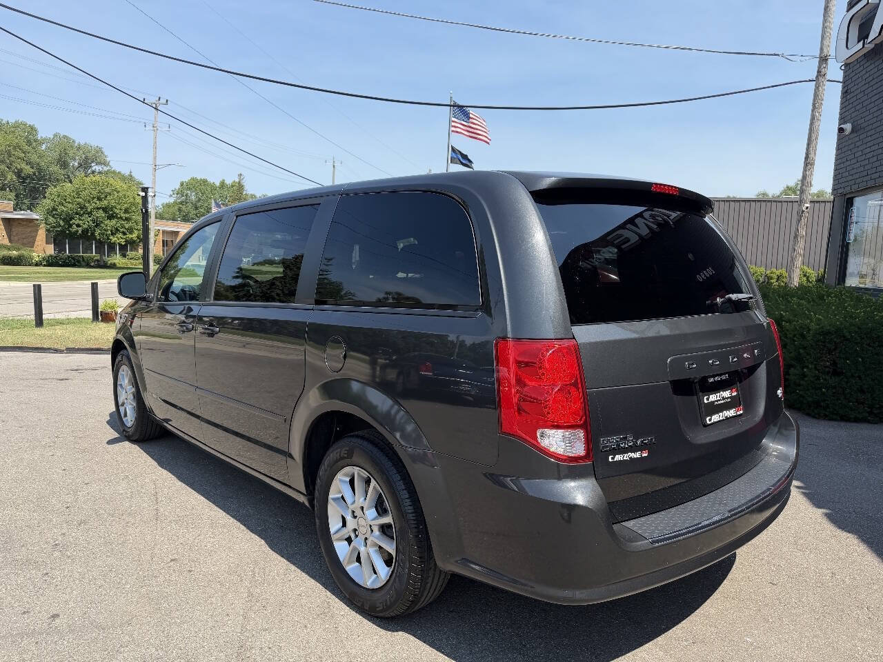 Used 2011 Dodge Grand Caravan R/T w/ Entertainment Group 1 FWD image 6