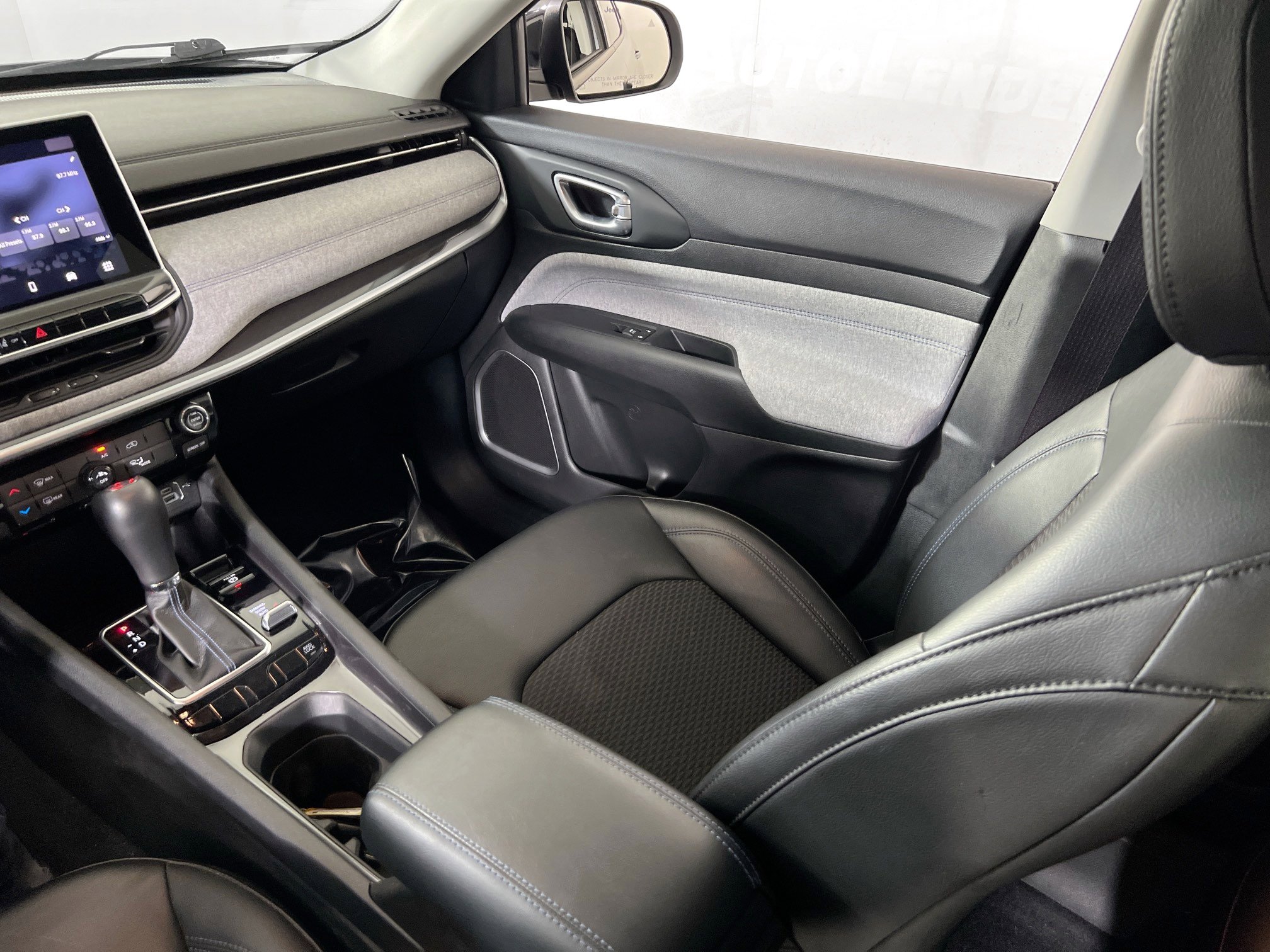 Used 2022 Jeep Compass Latitude image 21