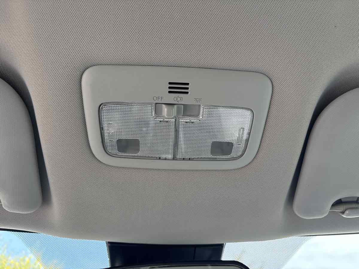 Used 2017 Toyota Corolla LE w/ Carpet Mat Package (TMS) FWD image 28