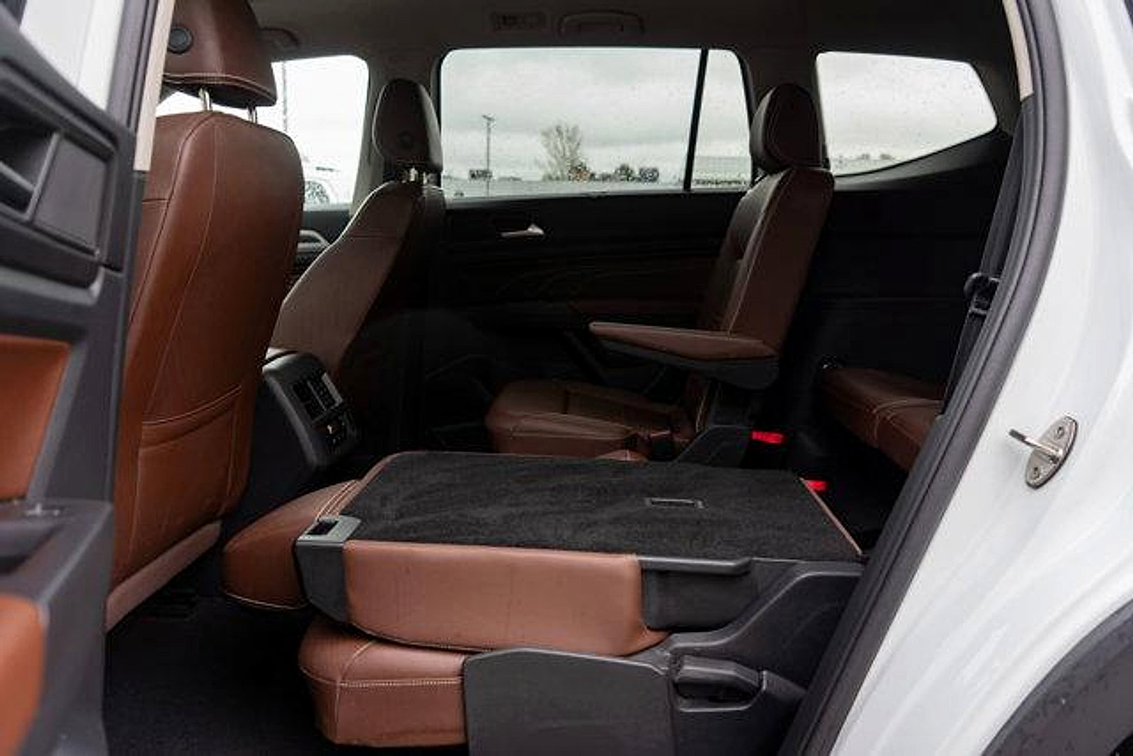 Certified 2023 Volkswagen Atlas SE w/ Panoramic Sunroof Package AWD/4WD image 24
