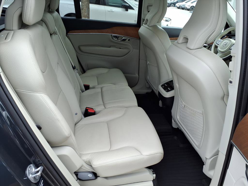 Used 2022 Volvo XC90 T6 Momentum w/ Advanced Package image 15