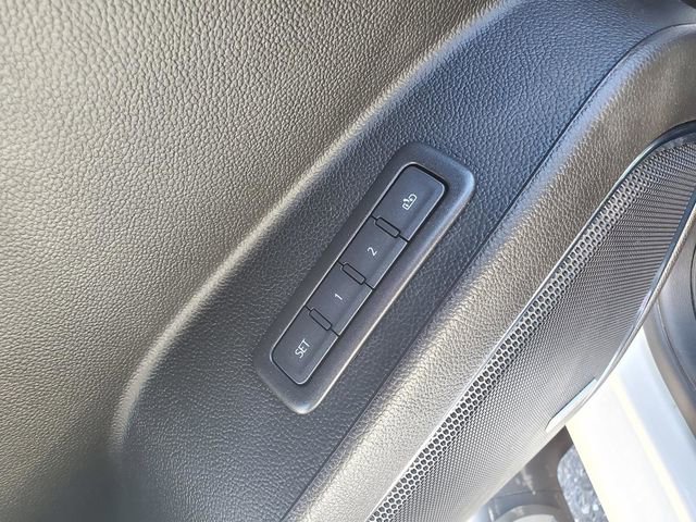 Used 2020 Chevrolet Suburban LT w/ Luxury Package AWD/4WD image 12