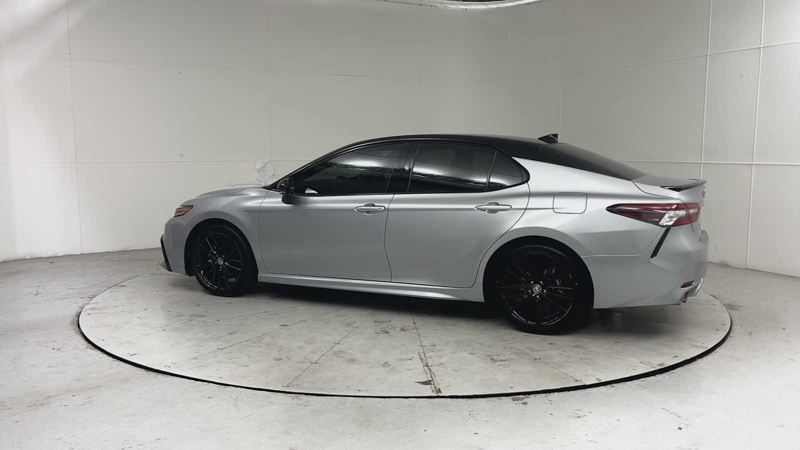 Used 2024 Toyota Camry XSE w/ Navigation Package FWD image 4