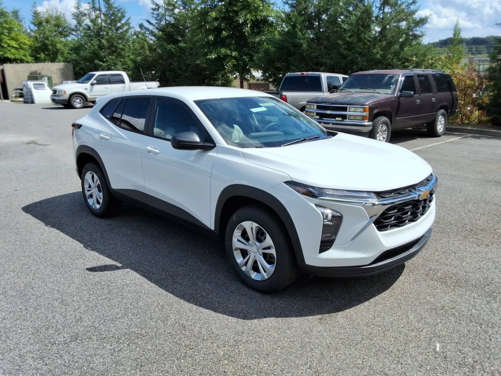 New 2026 Chevrolet Trax LS FWD video 3