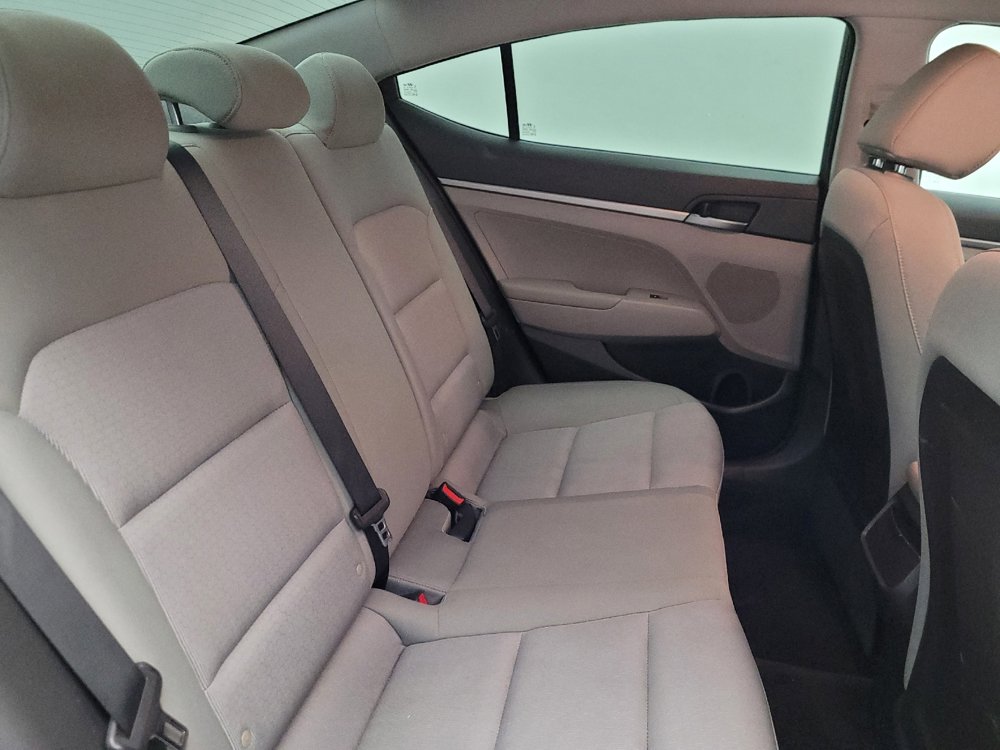 Used 2017 Hyundai Elantra SE image 19