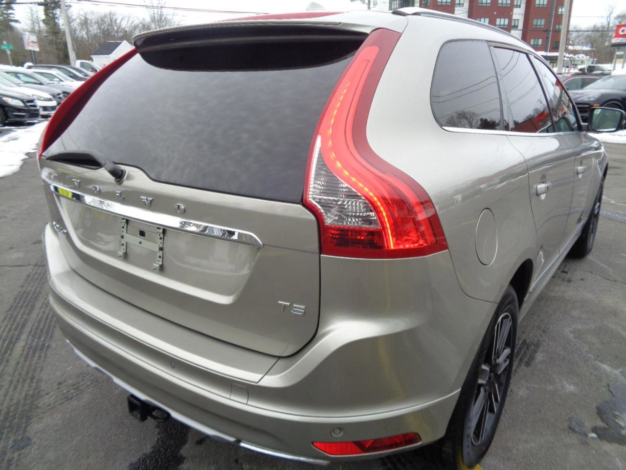 Used 2016 Volvo XC60 T5 Platinum w/ Protection Package FWD image 16