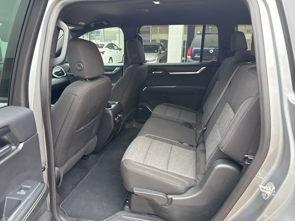 Used 2025 GMC Acadia Elevation image 9