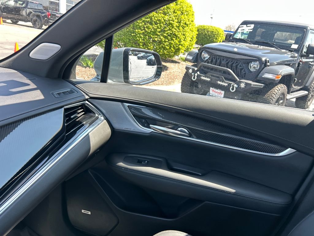 Used 2024 Cadillac XT6 Sport w/ Technology Package AWD/4WD image 30