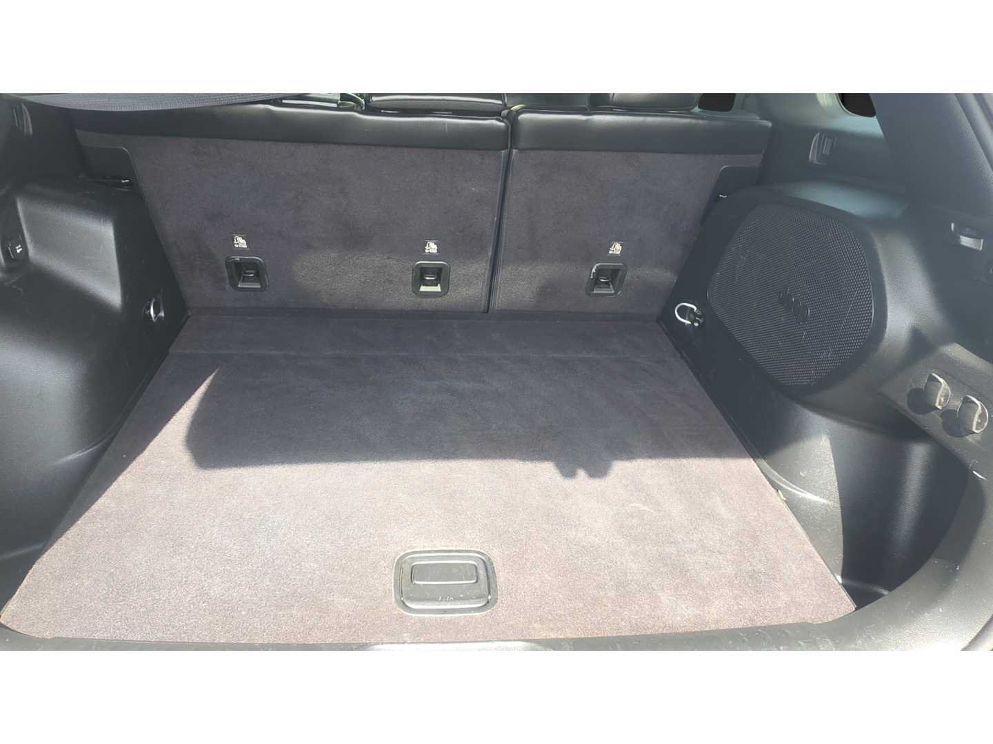 Used 2019 Jeep Cherokee Limited AWD/4WD image 17