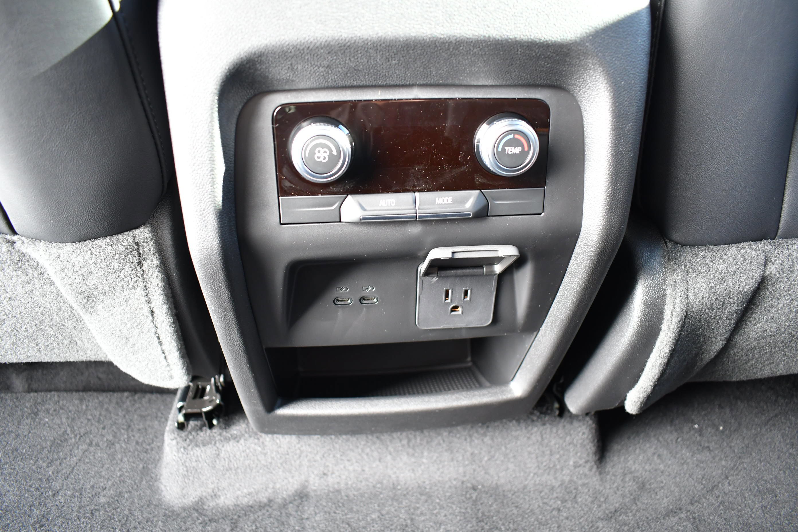 New 2026 GMC Acadia AT4 image 18