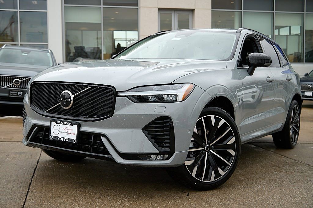 New 2026 Volvo XC60 B5 Ultra w/ Climate Package image 2
