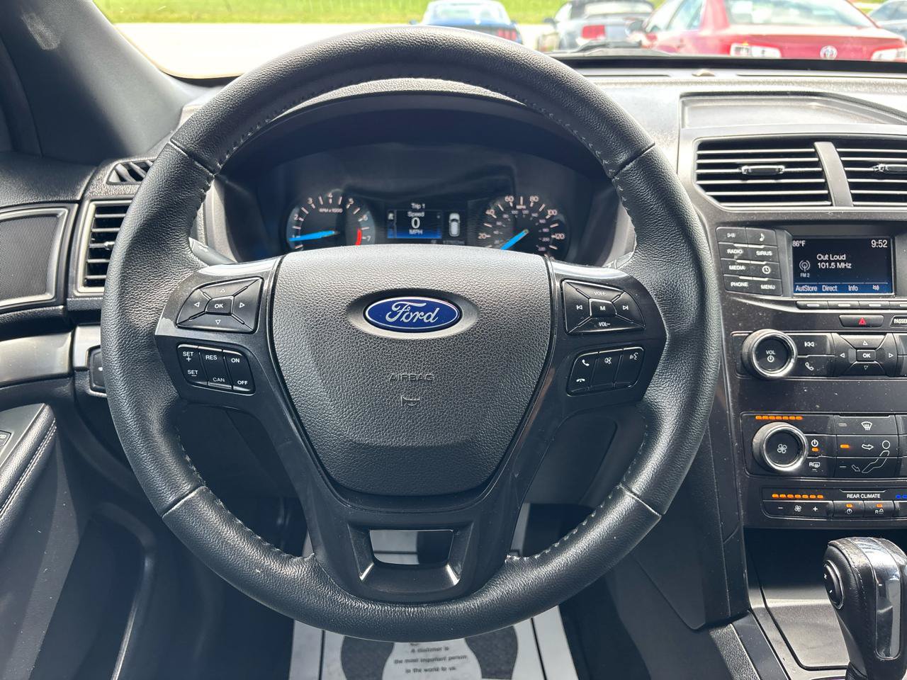 Used 2018 Ford Explorer XLT FWD image 13