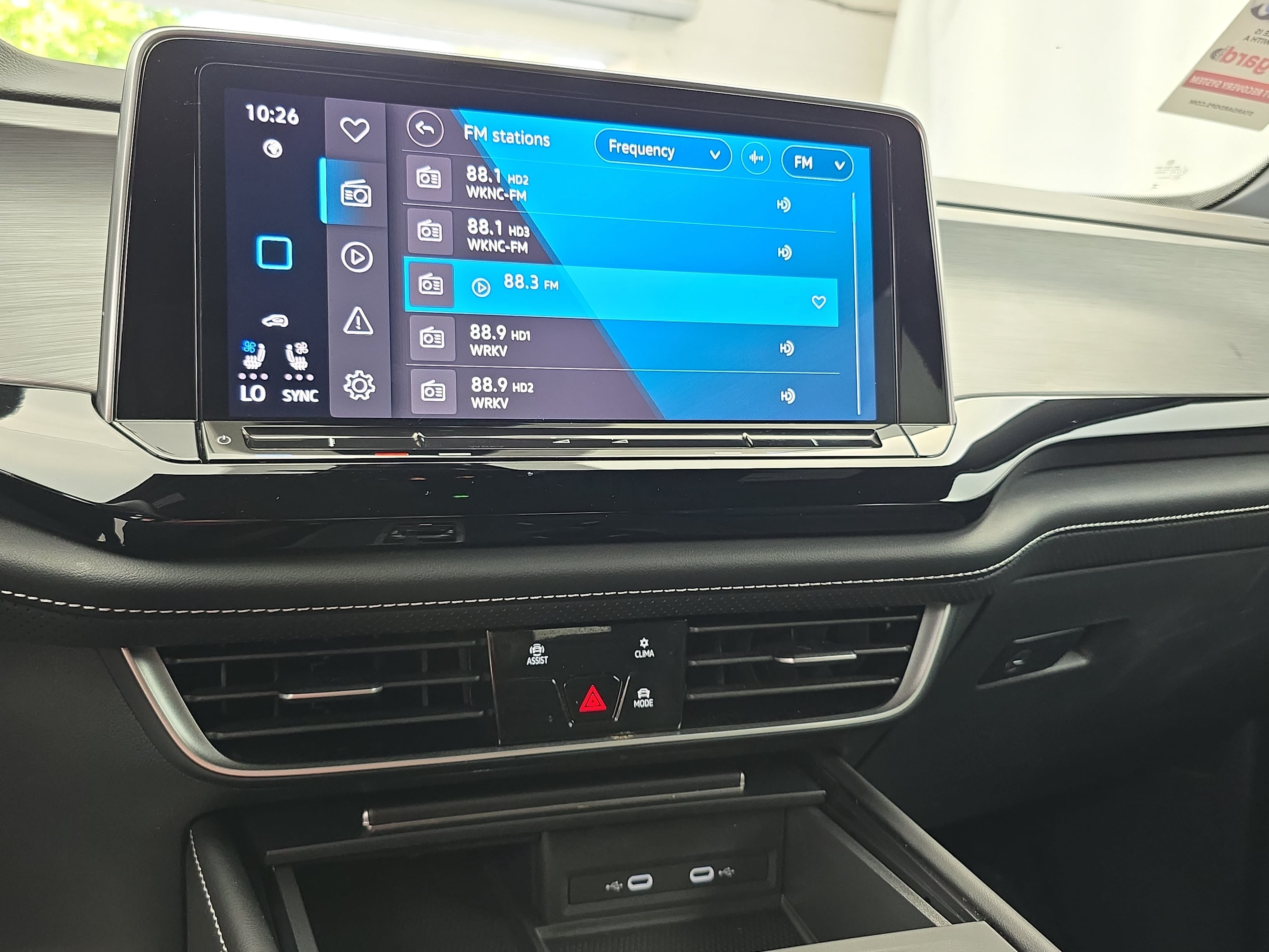 Certified 2024 Volkswagen Atlas Cross Sport SE AWD/4WD image 19