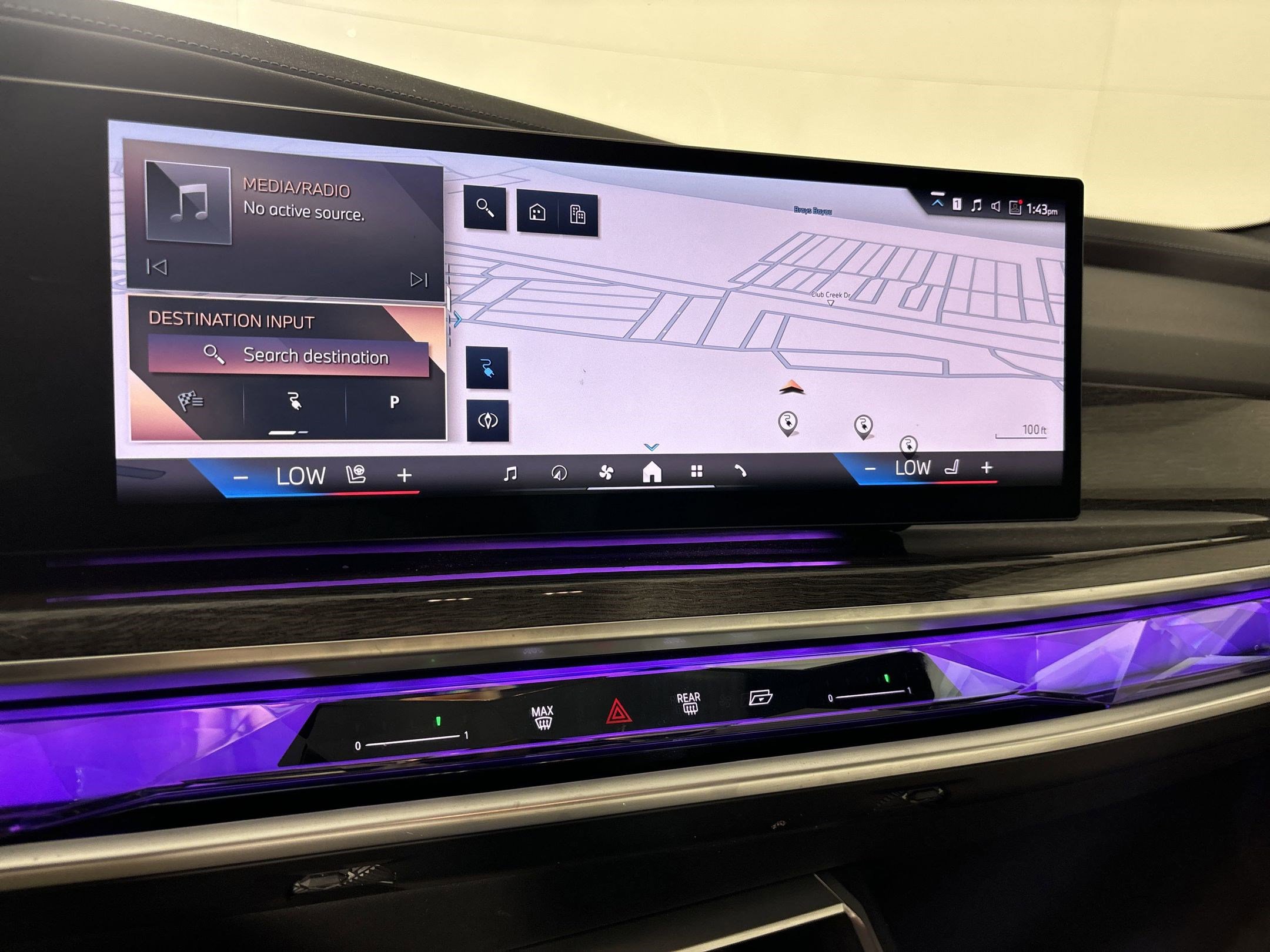 Certified 2024 BMW i7 xDrive60 w/ Premium Package image 26