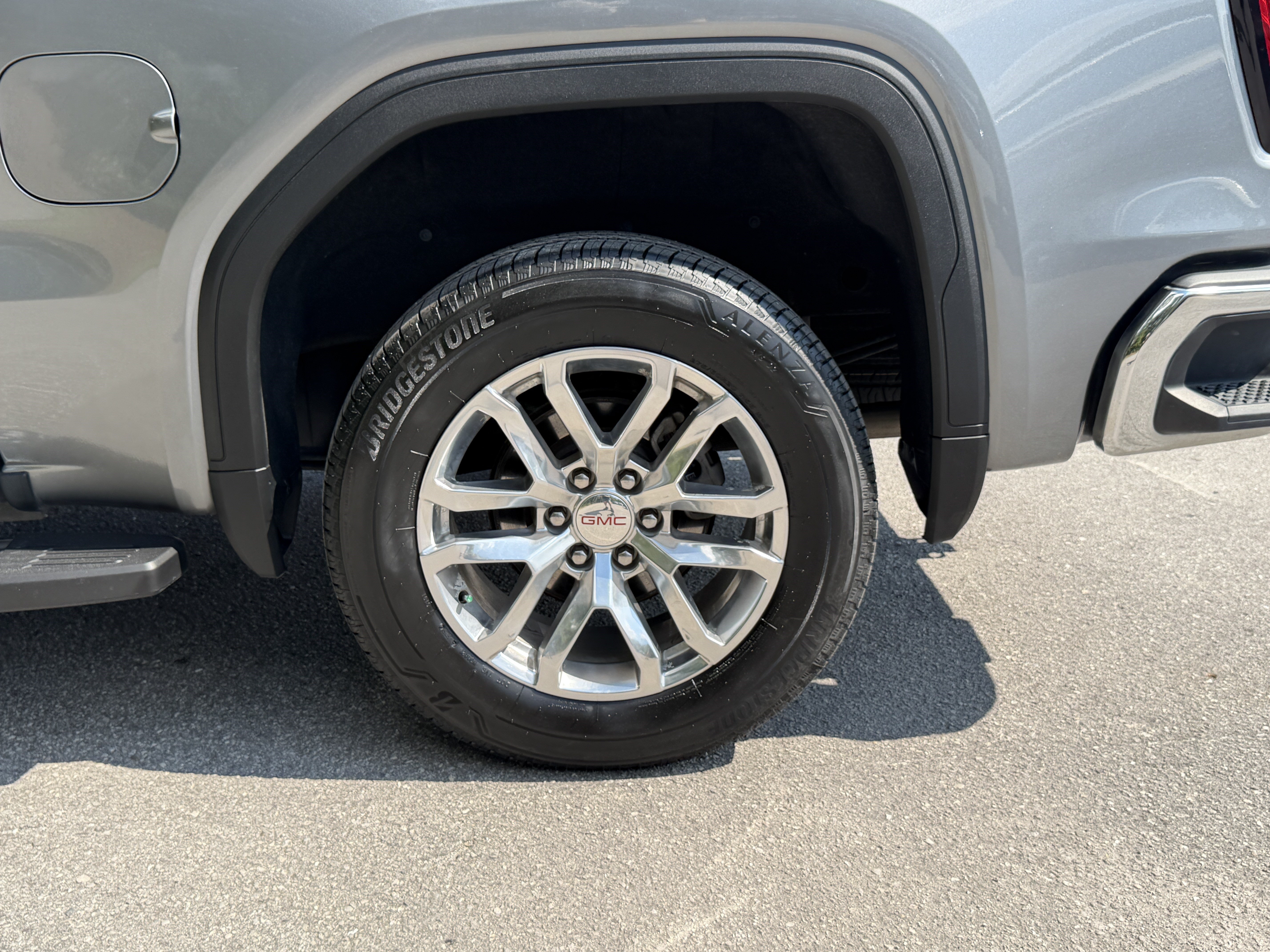 Used 2021 GMC Sierra 1500 SLT w/ X31 Off-Road Package AWD/4WD image 12