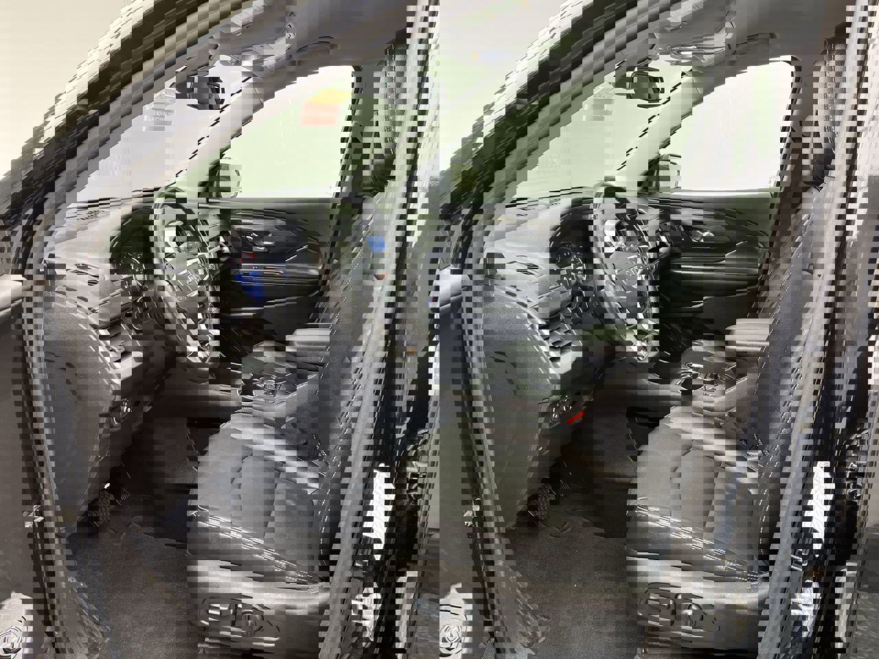 Certified 2024 GMC Terrain SLT image 3