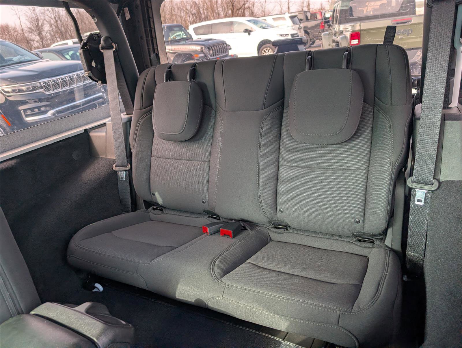 Used 2022 Jeep Wrangler Sport S image 13