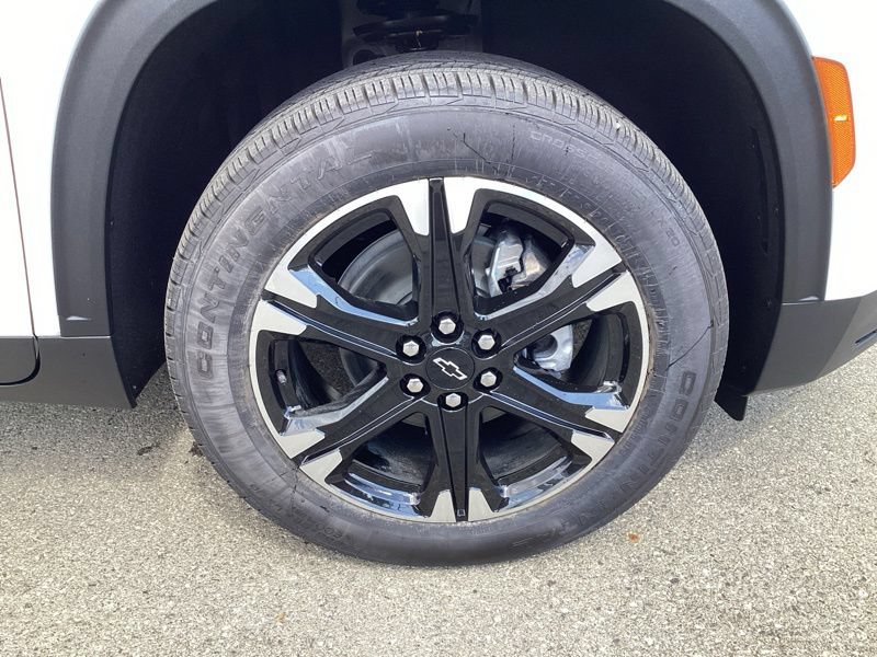 New 2027 Chevrolet Traverse LT w/ Sun and Wheel Package AWD/4WD image 9