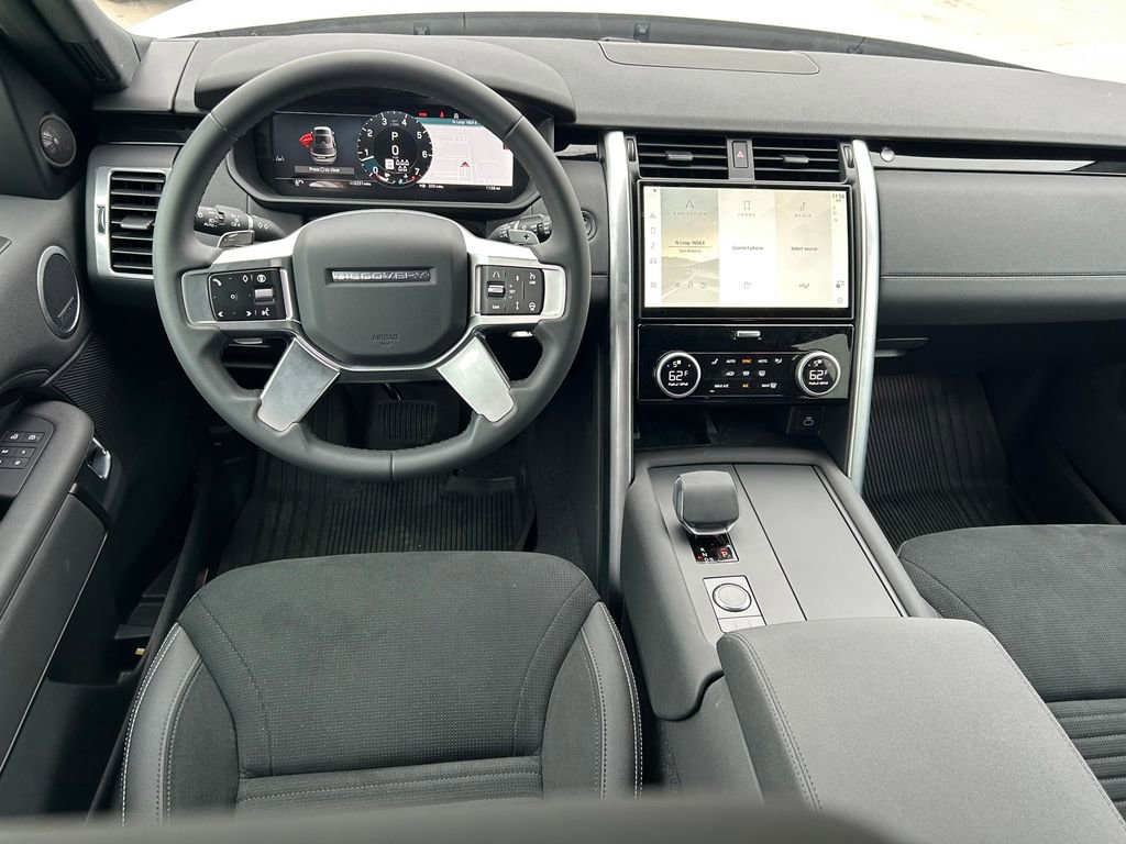 Used 2025 Land Rover Discovery S AWD/4WD image 18