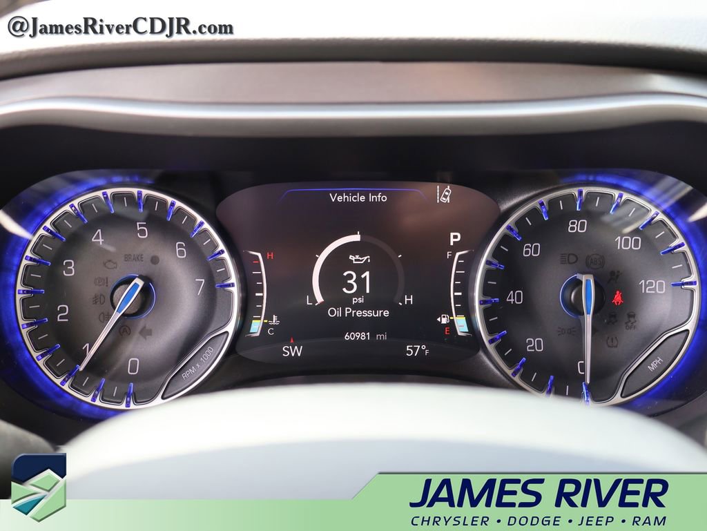 Used 2024 Chrysler Pacifica Touring-L image 28