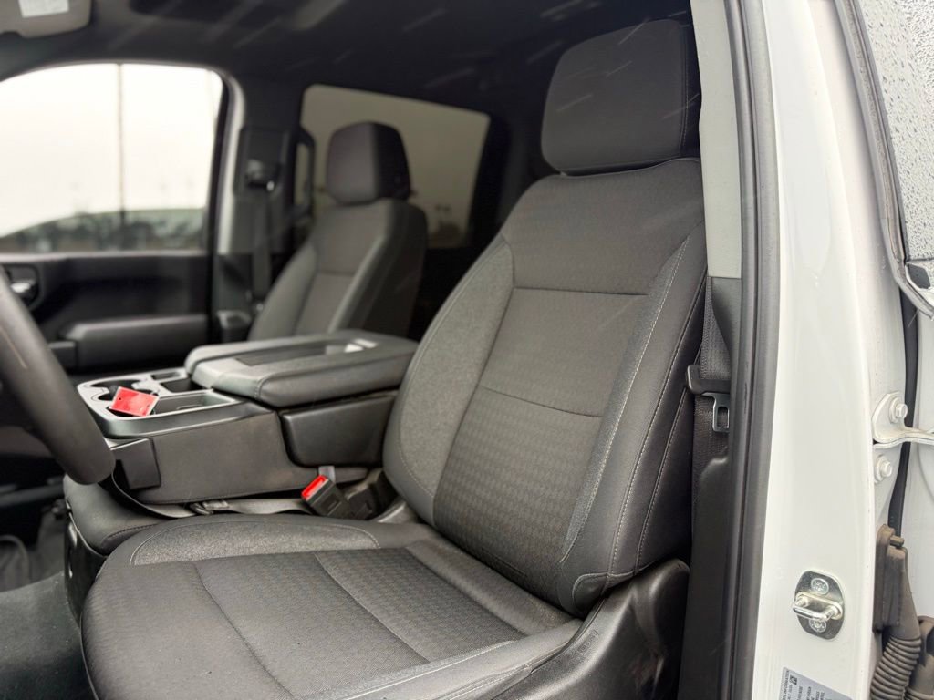 Used 2024 Chevrolet Silverado 2500 Custom w/ Custom Value Package image 5