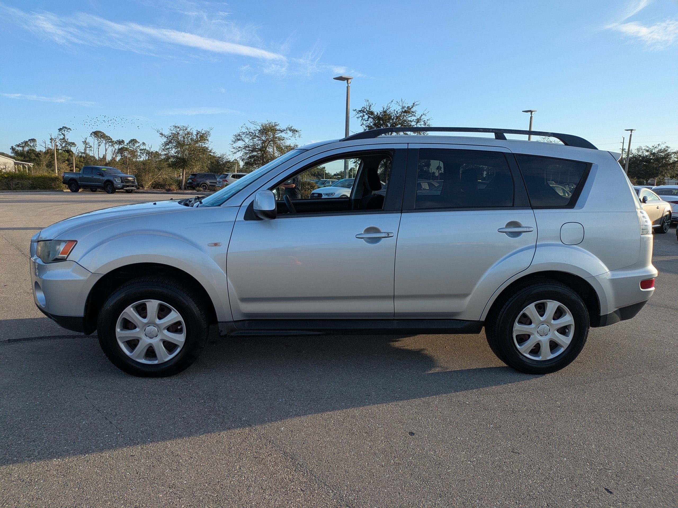 Used 2012 Mitsubishi Outlander ES image 8