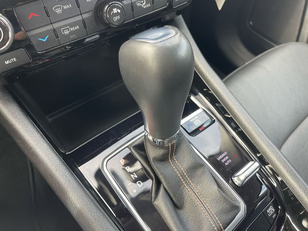 Used 2022 Jeep Compass Limited image 16