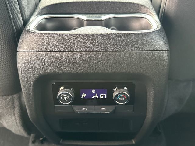 Used 2025 Chevrolet Traverse LT image 20