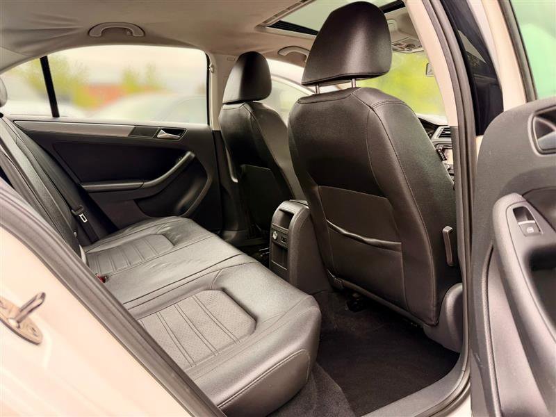 Used 2014 Volkswagen Jetta SEL FWD image 9