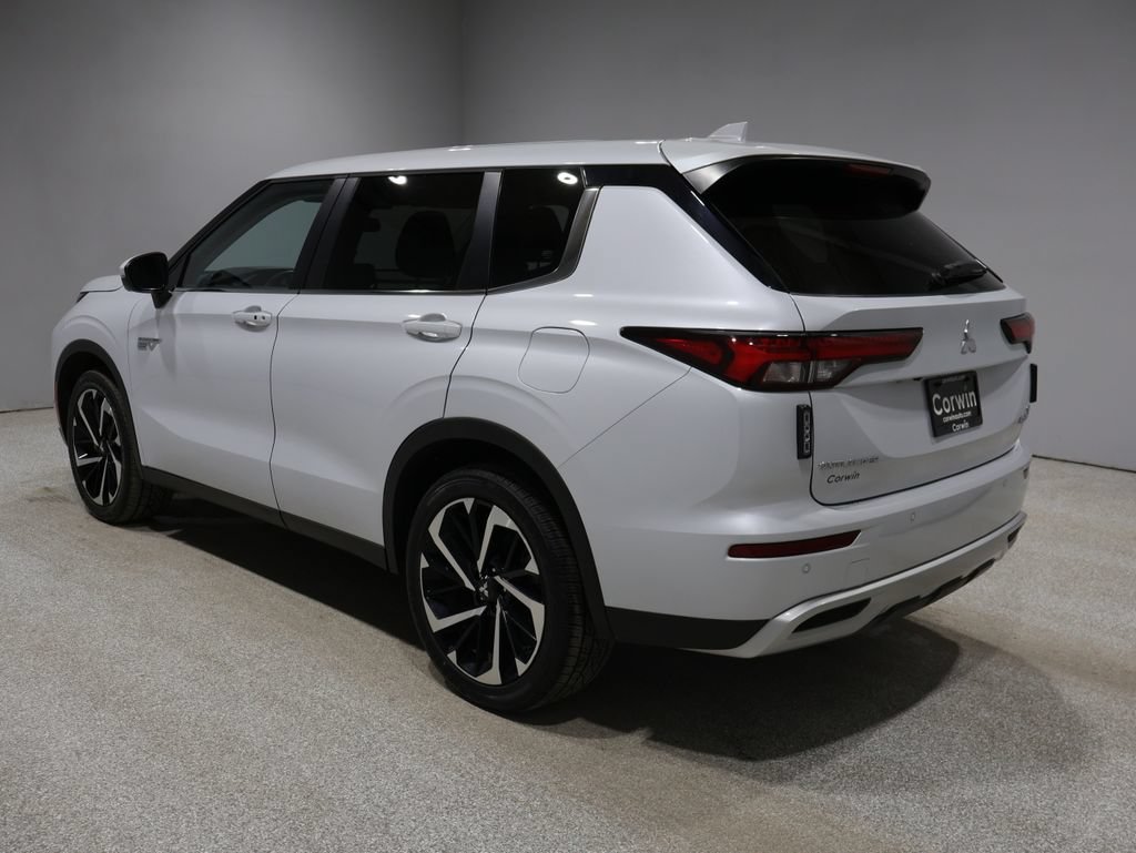 Used 2024 Mitsubishi Outlander SEL AWD/4WD image 5
