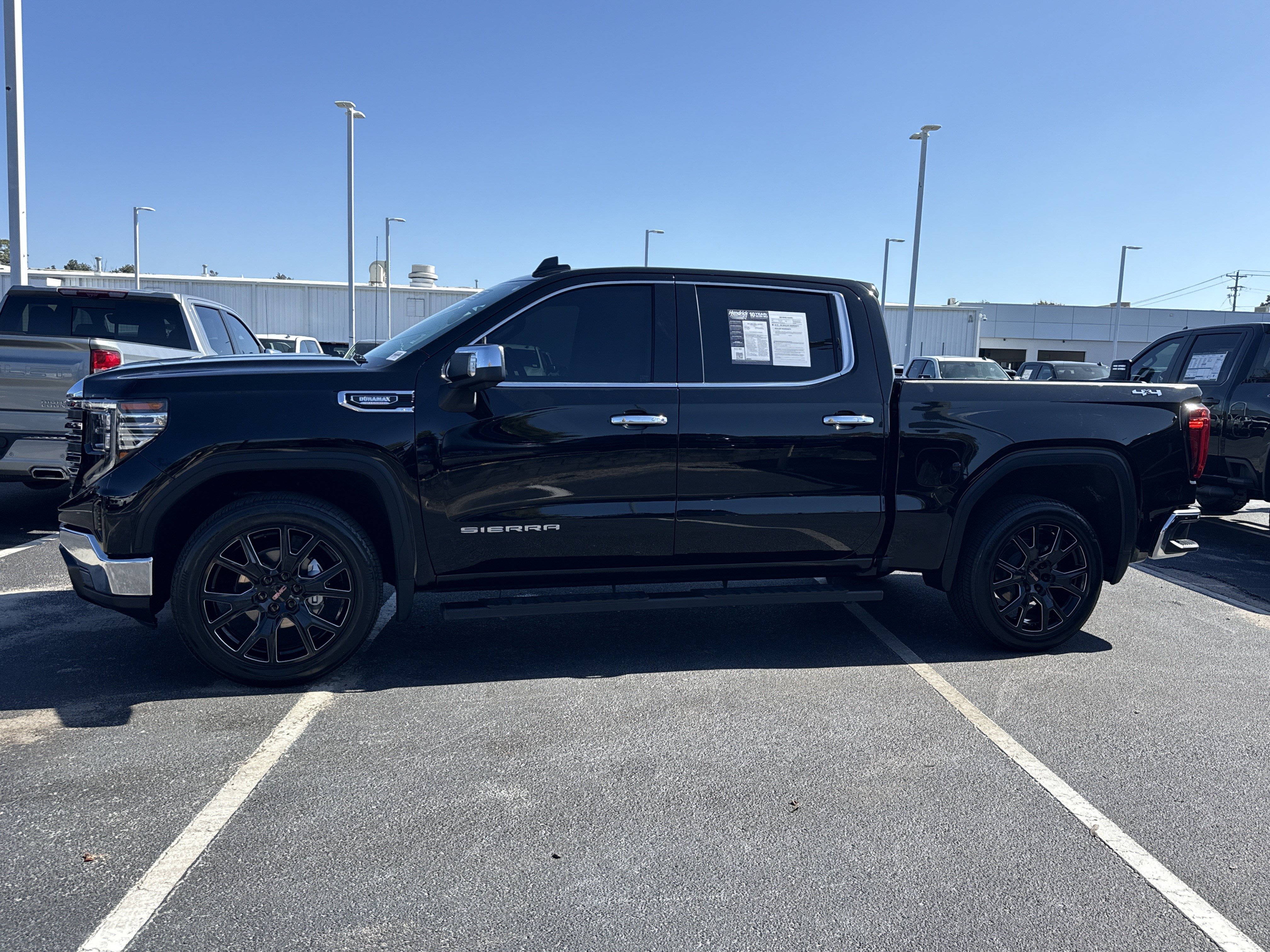 Used 2023 GMC Sierra 1500 SLT w/ SLT Convenience Package AWD/4WD image 7