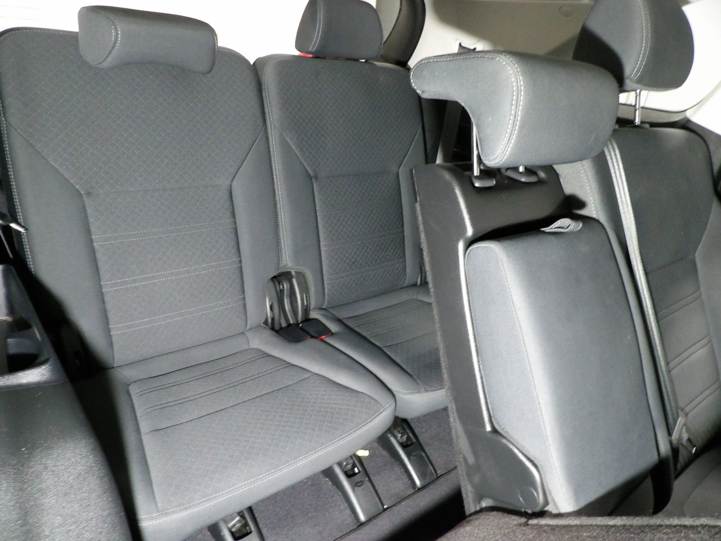 Used 2019 Kia Sorento LX image 11