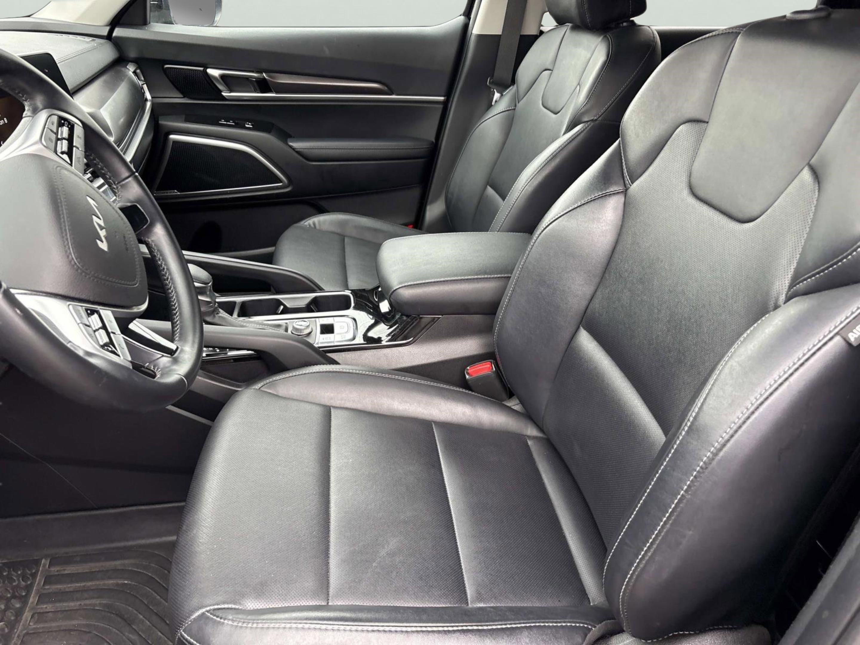 Used 2023 Kia Telluride LX image 26