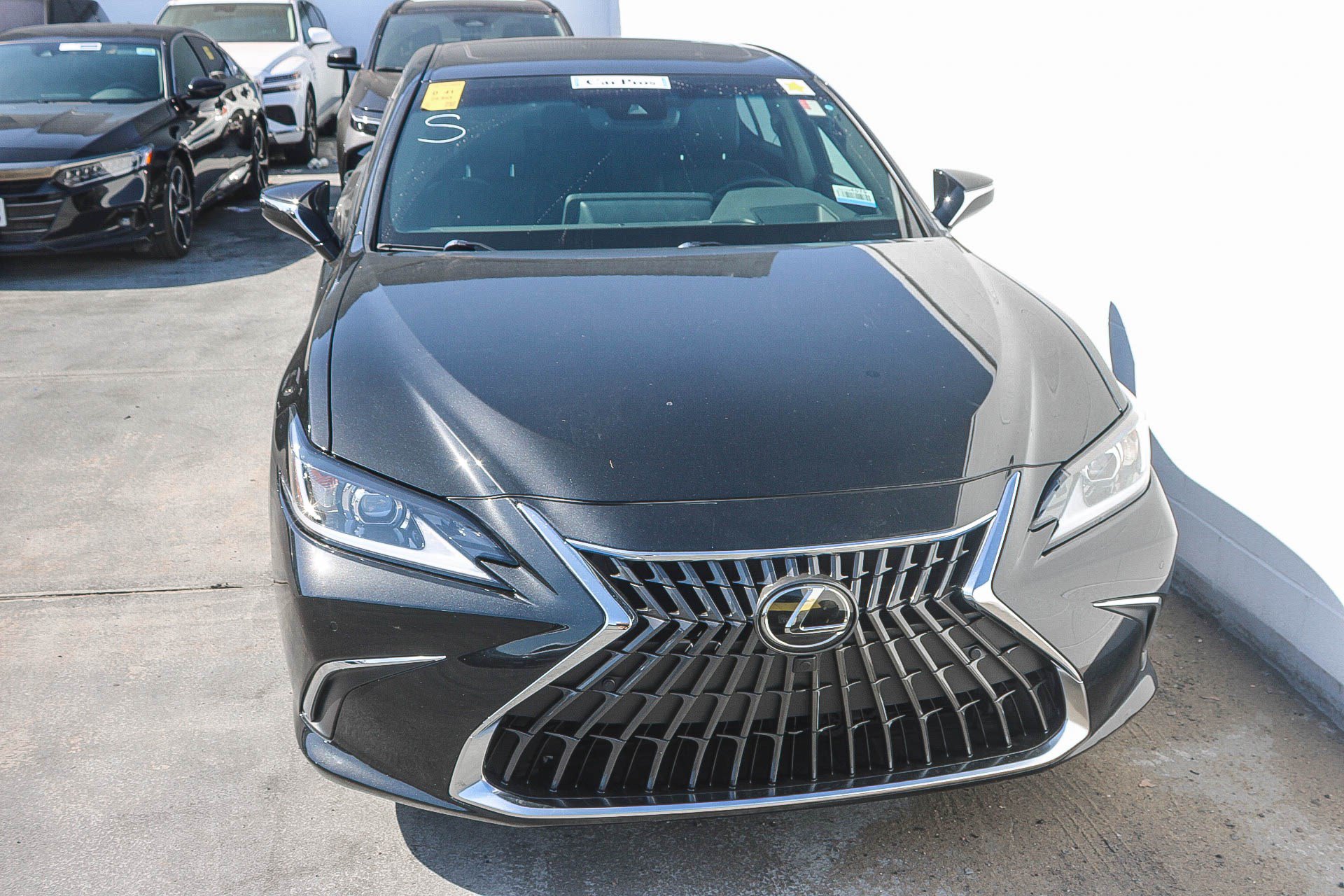 Used 2024 Lexus ES 300h w/ Premium Package FWD image 3