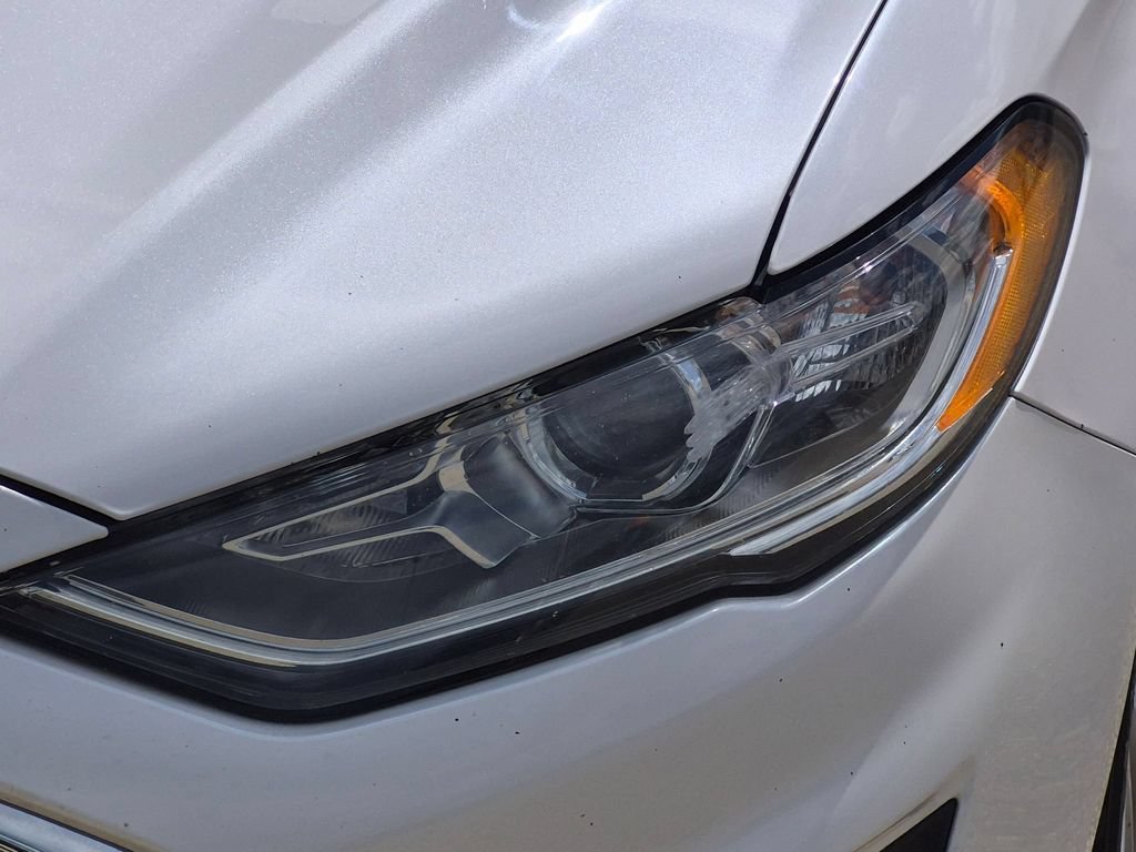 Used 2020 Ford Fusion SE FWD image 9