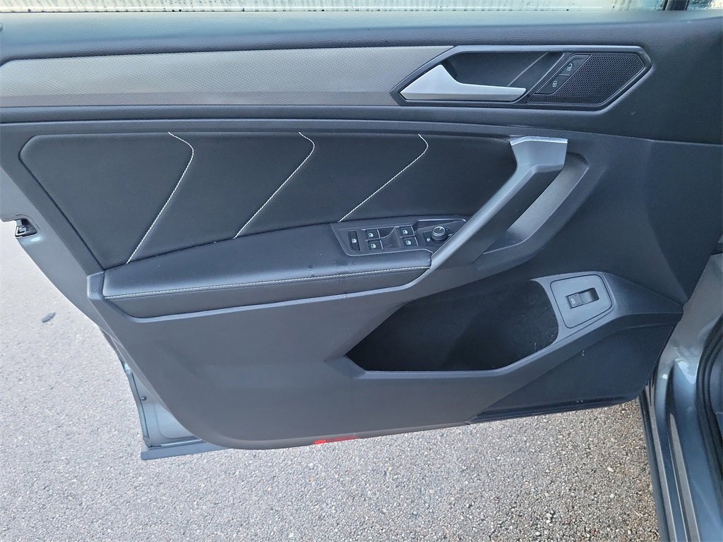 Certified 2022 Volkswagen Tiguan SE image 15