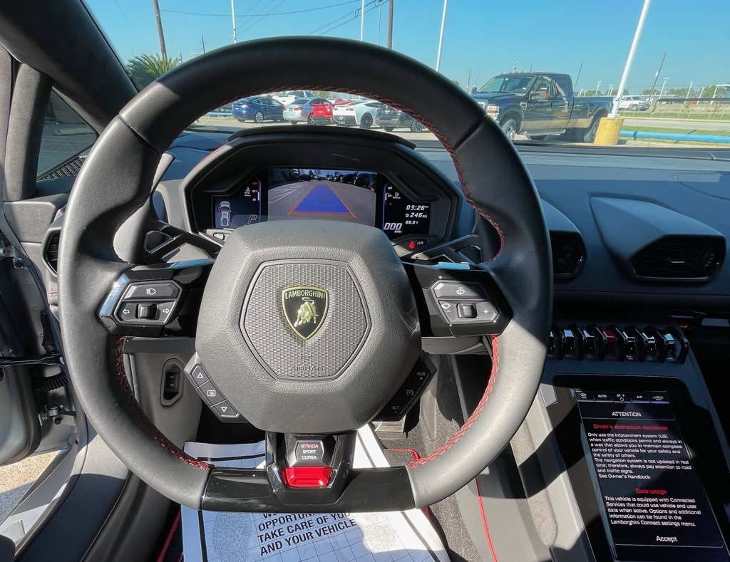 Used 2020 Lamborghini Huracan EVO image 18